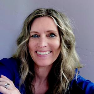 Headshot of Kristin Evans